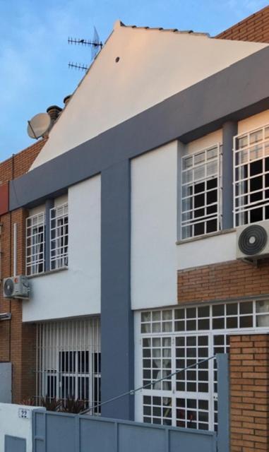 Casa Soleada En Calle Tranquila Sewilla Zewnętrze zdjęcie